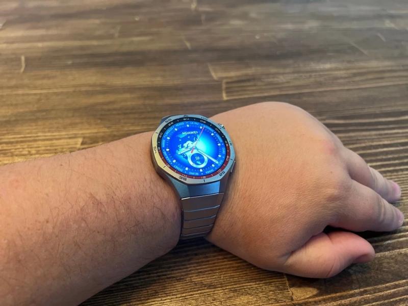 Huawei Watch GT 5 Pro: премиальные умные часы с титановым характером