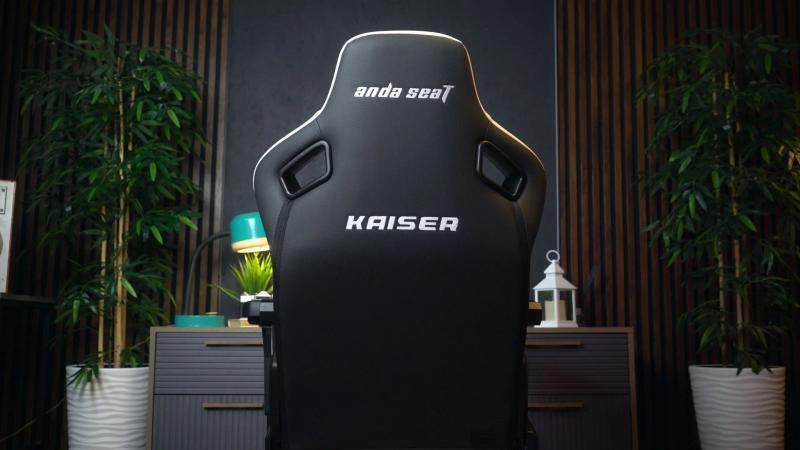 AndaSeat Kaiser 4: бескомпромиссно комфортный трон для геймера