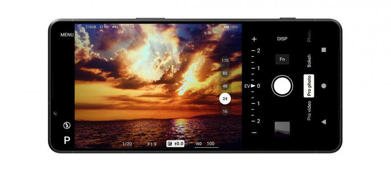 Sony представила флагманский камерофон Xperia 1 VII за безумные 1499 евро