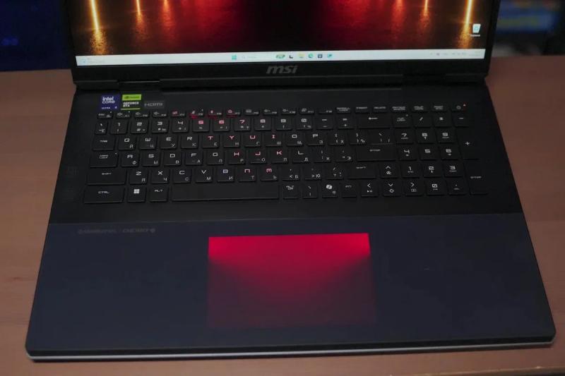MSI Titan 18 HX AI A2XWX: Ноутбук с титанической работоспособностью