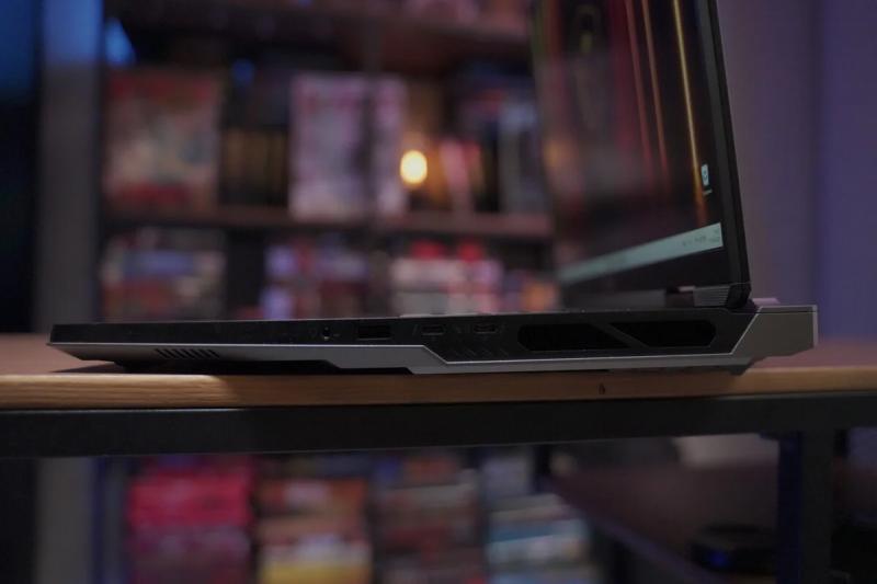 MSI Titan 18 HX AI A2XWX: Ноутбук с титанической работоспособностью