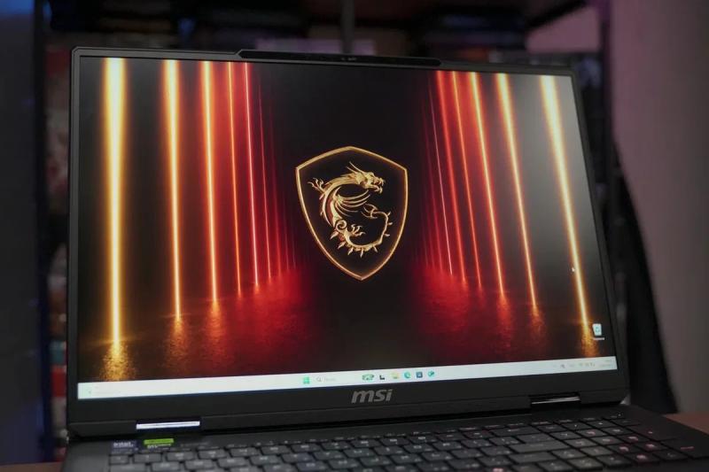 MSI Titan 18 HX AI A2XWX: Ноутбук с титанической работоспособностью