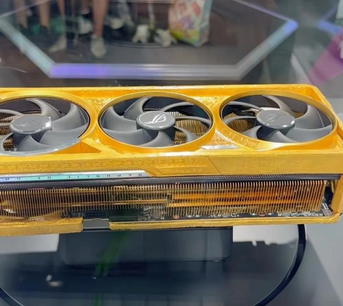 Эта RTX 5090 буквально сделана из золота