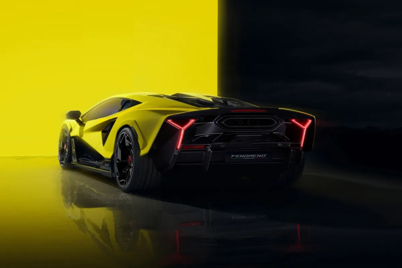 Lamborghini выпустит самый быстрый в истории подключаемый гиперкар Fenomeno по цене $3,5 млн