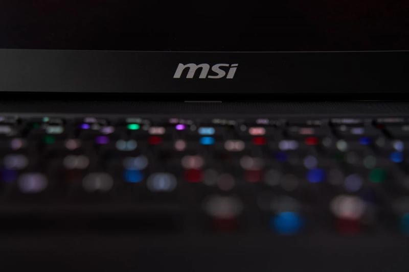 Обзор ноутбука MSI Stealth 18 HX AI — флагман с новейшими Intel Core Ultra и RTX 5090 для ноутбуков