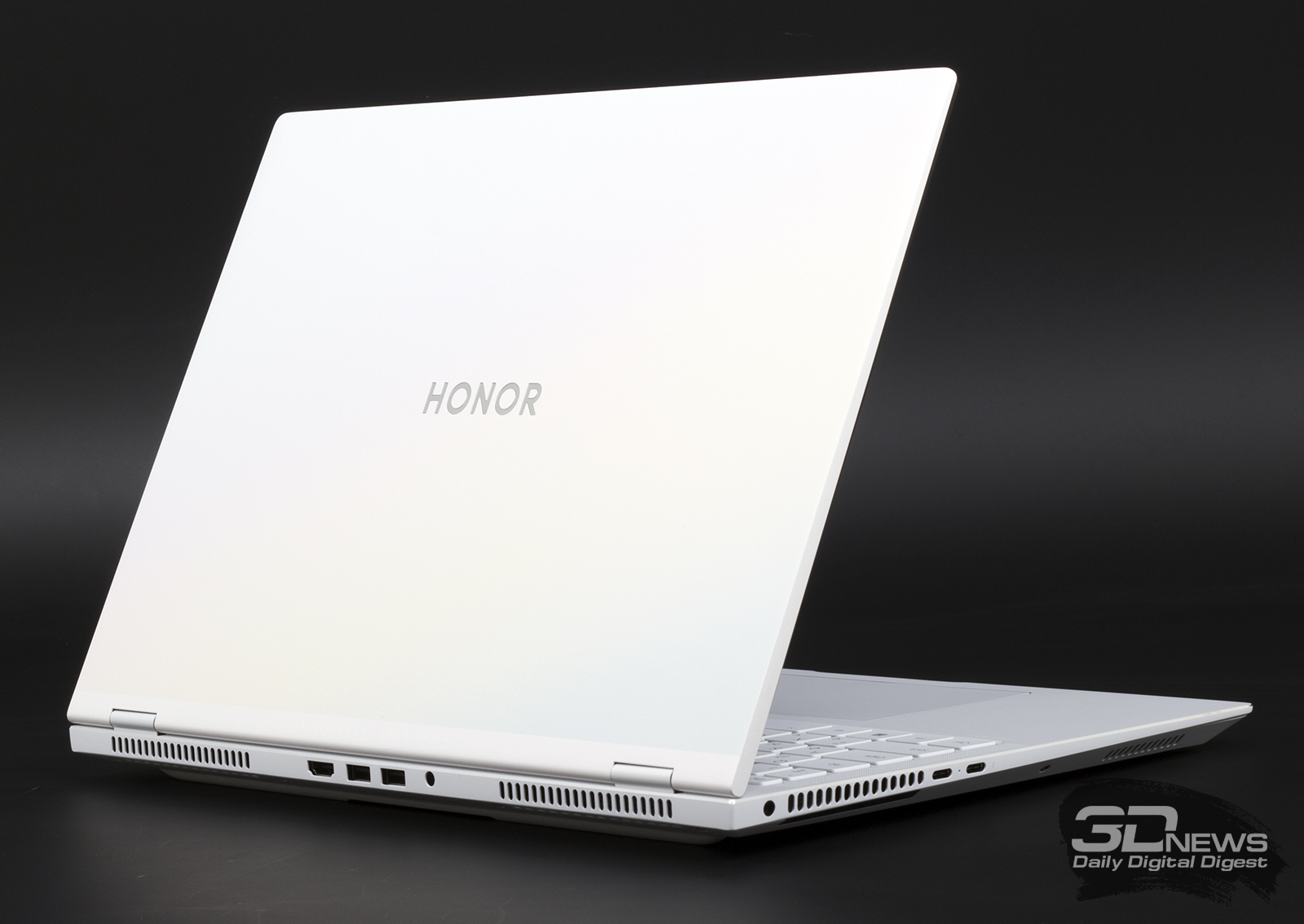 Флагманский внедорожник BYD YangWang U8L за $179 800 предлагает 1180 л.с. и разгон за 3,5 секунды до «сотни»