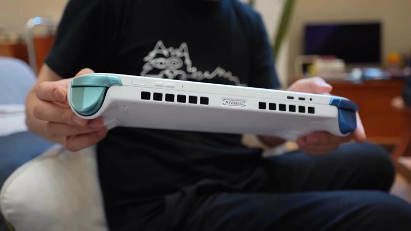 AYANEO представила NEXT II с процессором Ryzen AI Max+ 395