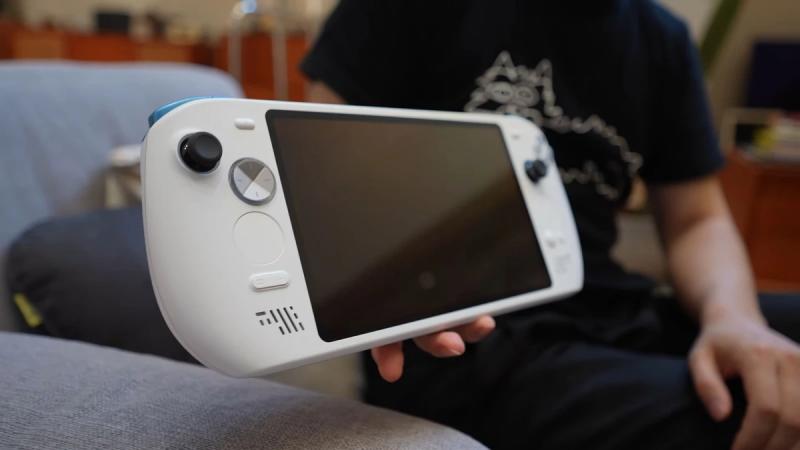 AYANEO представила NEXT II с процессором Ryzen AI Max+ 395