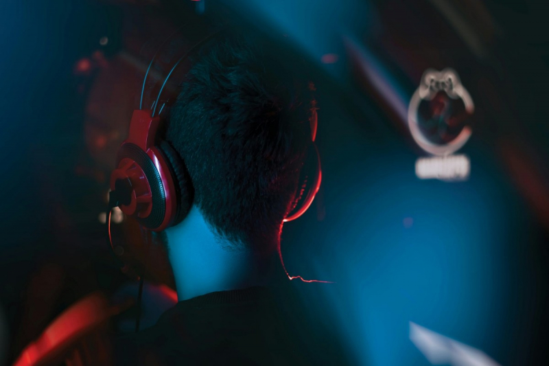 Уют на максималках: Обустраиваем ностальгическое гик-пространство с Чёрной пятницей на Авито