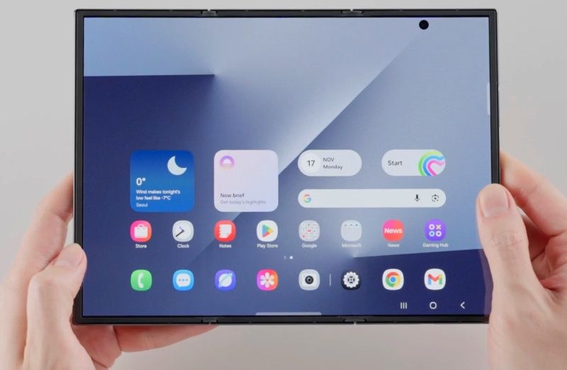 Первую партию трёхстворчатых смартфонов Samsung Galaxy Z TriFold смели за несколько минут